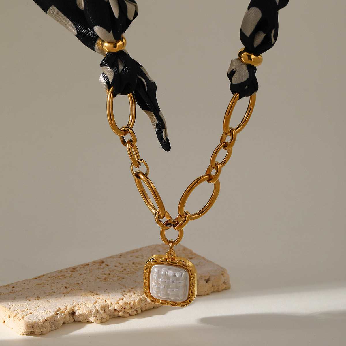Pearl Embrace Necklace