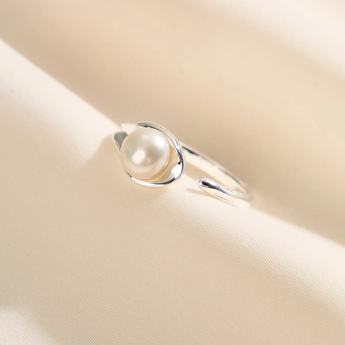 Soft Pearl Open Ring