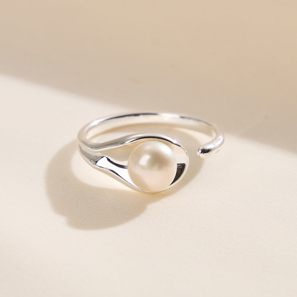 Soft Pearl Open Ring