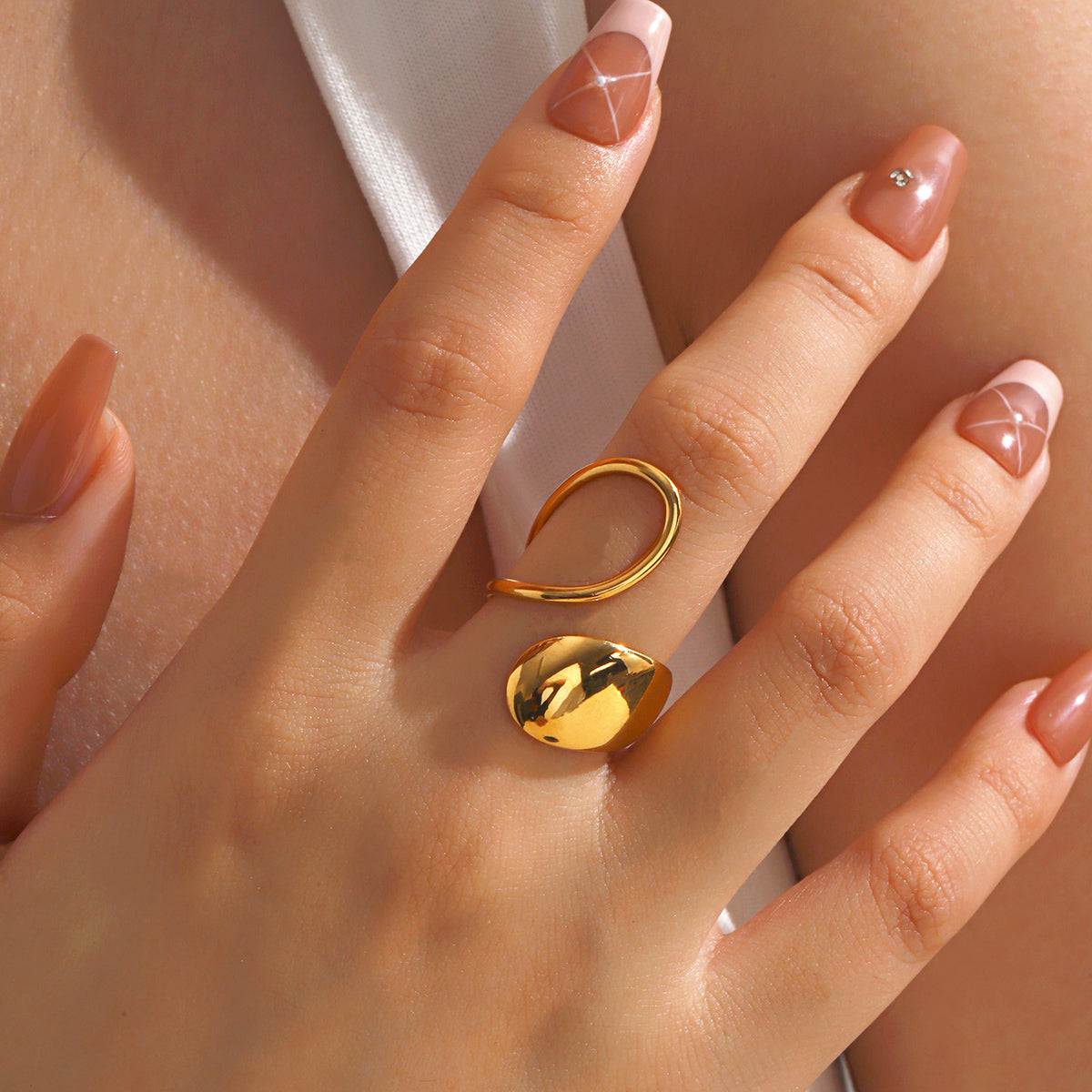 Glide Oval Ring